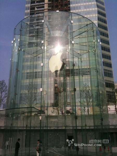 Apple Store Shanghai 3.jpg
